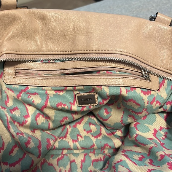 Guess purse. - Picture 7 of 7